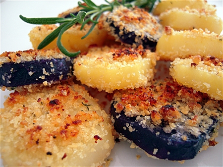 Roasted Potato Slices with a Rosemary-Garlic Crust